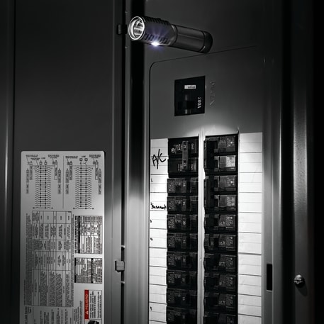 High Sierra® 3W CREE XPE LED Flashlight - Image 4